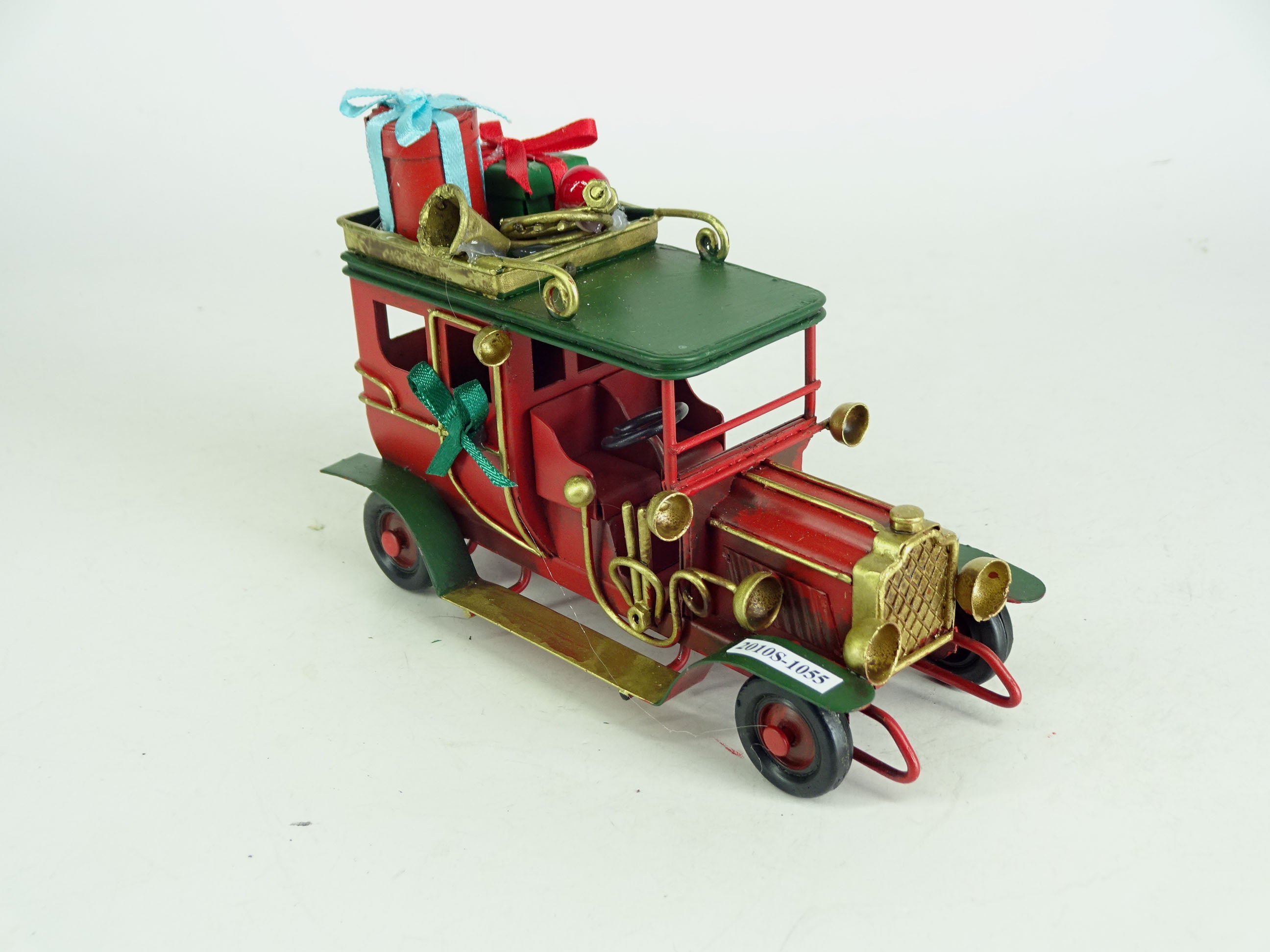 Vintage Metal Classic Car Christmas Decoration Red & Green